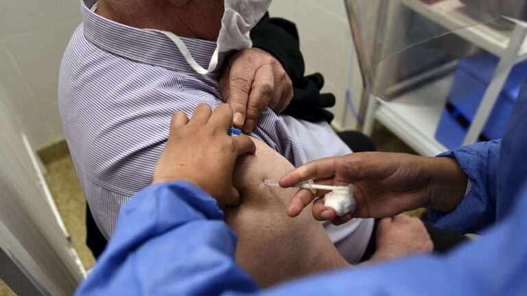 El Ministerio de Salud de la provincia insta a reforzar la vacunación contra el coronavirus
