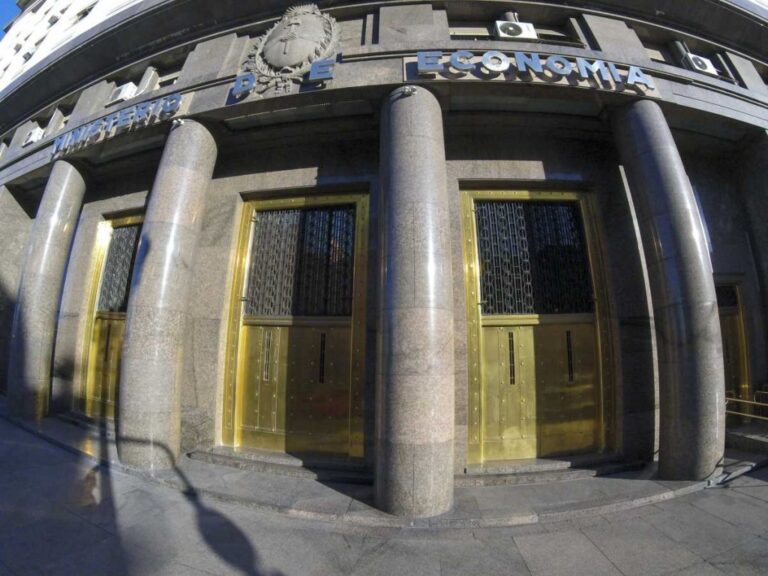 La deuda pública argentina aumentó más de US$ 5.200 millones en febrero