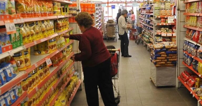 Una familia necesitó casi $500.000 en diciembre para no ser pobre