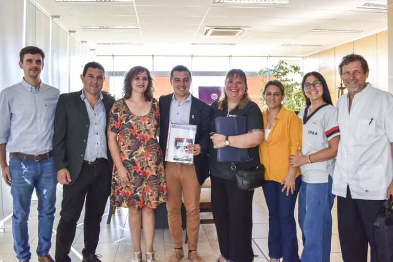 Convenio entre Salud y UPrO para integrar a pacientes de CPAA a cursos educativos