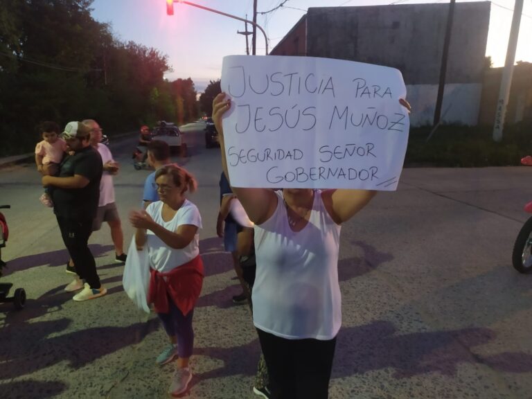 Asesinato de José Muñoz: Llenos de dolor, los vecinos pidieron justicia