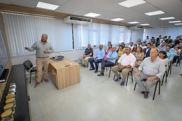 ¿Qué actividades realizó Claudio Poggi en su visita a Villa Mercedes?