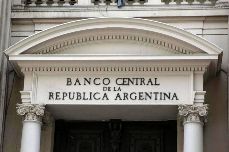 BCRA reduce nuevamente la tasa de interés al 70% anual en Argentina