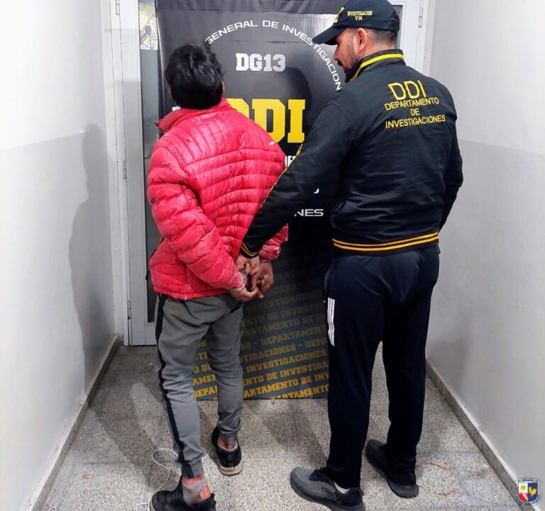 tiene un taller de reparacion de herramientas, le tiraron una pared y le robaron 4 motosierras