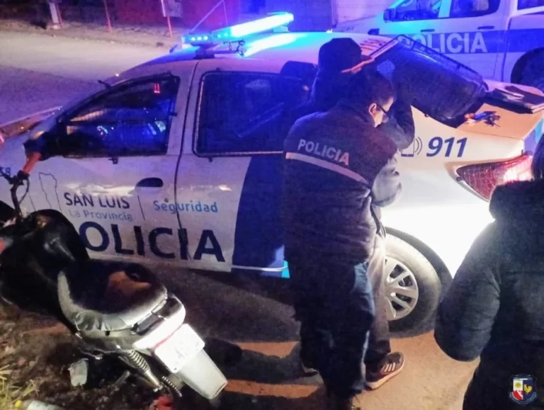 Dos adolescentes corrían picadas y fueron demorados