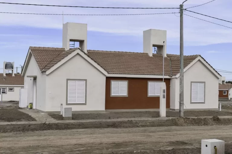 El gobierno Provincial firmó 3 convenios con Nación y construirá 1100 viviendas