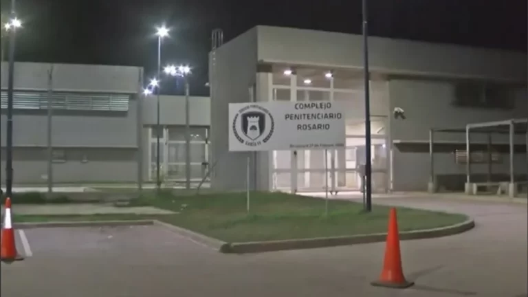 Rosario: tres internas de la cárcel de mujeres fueron imputadas por incendiar la celda de una compañera