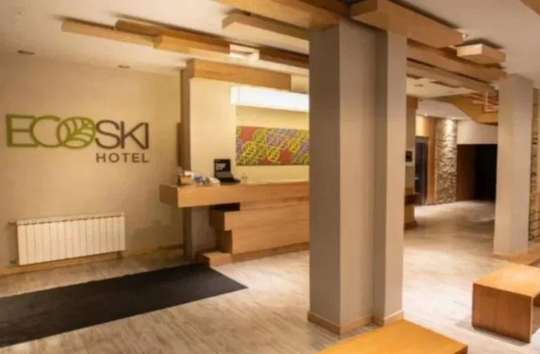 Bariloche: etaba de viaje de egresados, cayó de un sexto piso de un hotel y murió