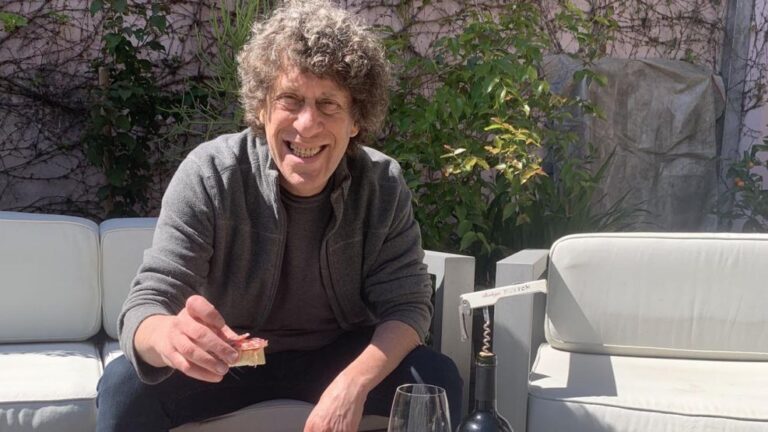 el periodista pedro brieger reconoció las denuncias y se grabó en x