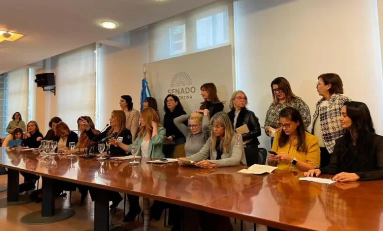 La Asociación Periodistas Argentinas denunció públicamente a Pedro Brieger por acoso sexual