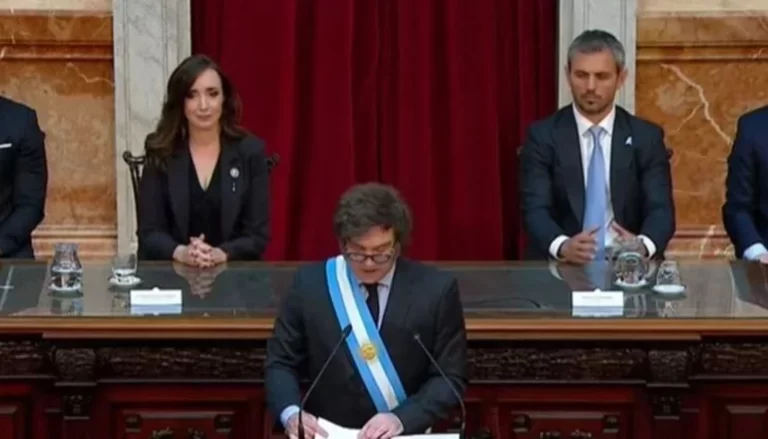 Javier Milei presentó el Presupuesto 2025 en el Congreso: “Venimos a ponerle un cepo al Estado”