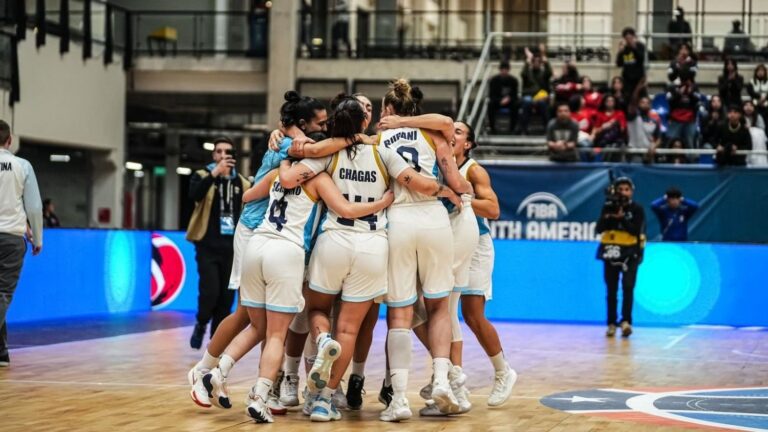 Invictas y campeonas: La selección femenina de básquet hace historia en Santiago