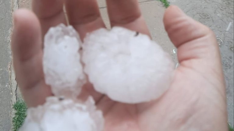 Tormenta en La Toma: granizo gigante sorprende a los vecinos