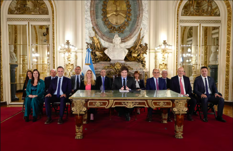 “Eliminamos el cepo para siempre”: Milei proclama una nueva era económica en cadena nacional