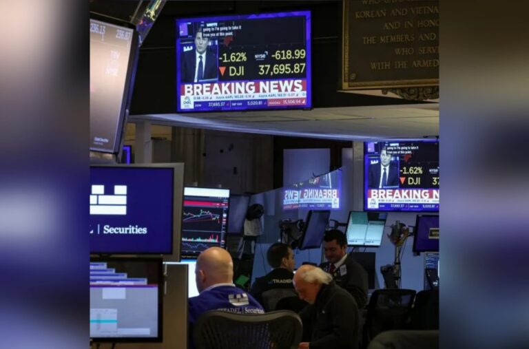 Sube el dólar blue y el riesgo país roza los 1.000 puntos