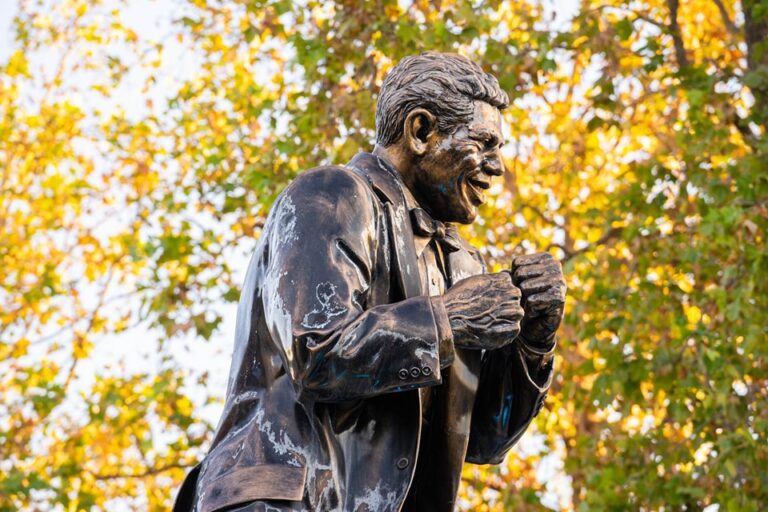 “El Mono” Gatica: Villa Mercedes lo recuerda a 100 años de su nacimiento