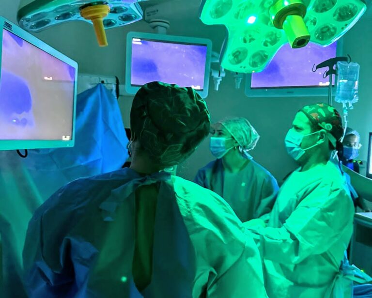 Avance médico en el Hospital Ramón Carrillo: Cirugías con técnica de fluorescencia