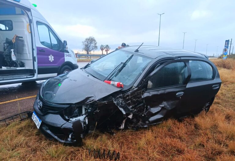 Choque múltiple en la Autopista 25 de Mayo: un herido y varios daños