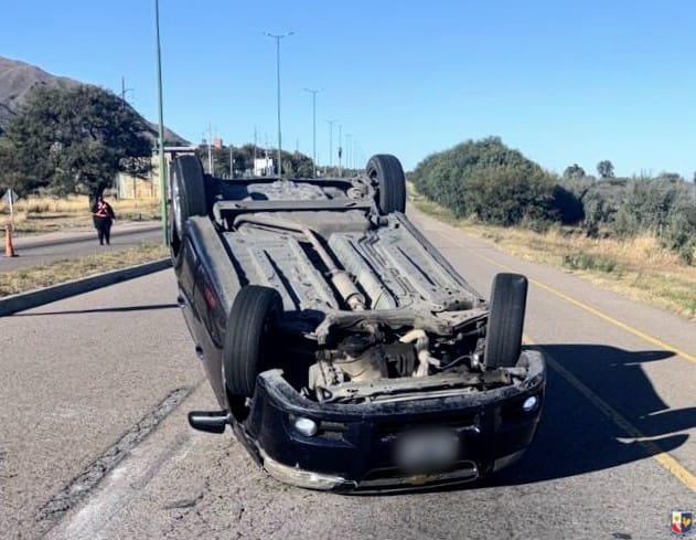 Vuelco en la Autopista 25 de Mayo dejó un hombre herido