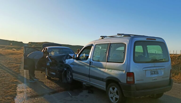 Choque en La Carolina: un niño herido y daños materiales