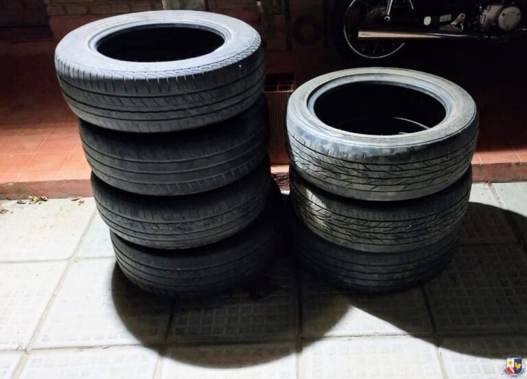 Villa Mercedes: vendían cubiertas sin justificar su origen y fueron detenidos