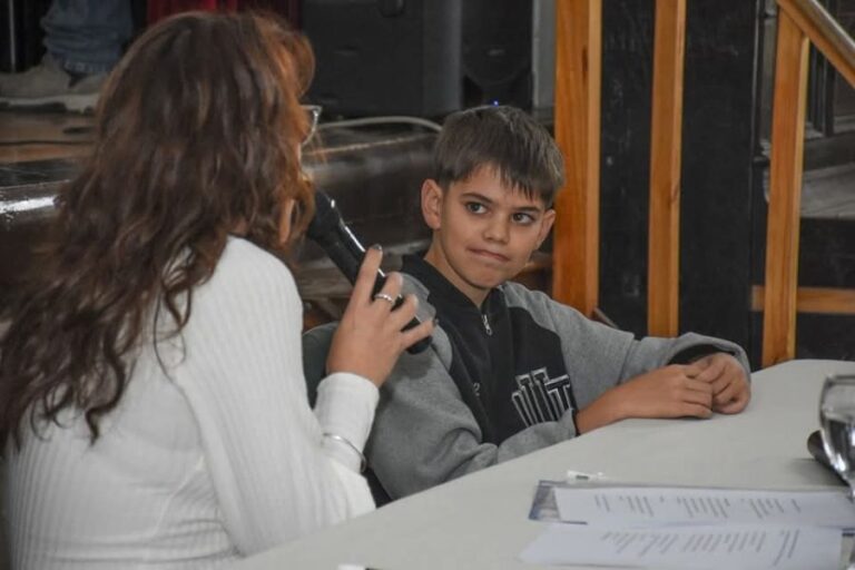 Con solo 13 años, Santiago publicó su primer libro