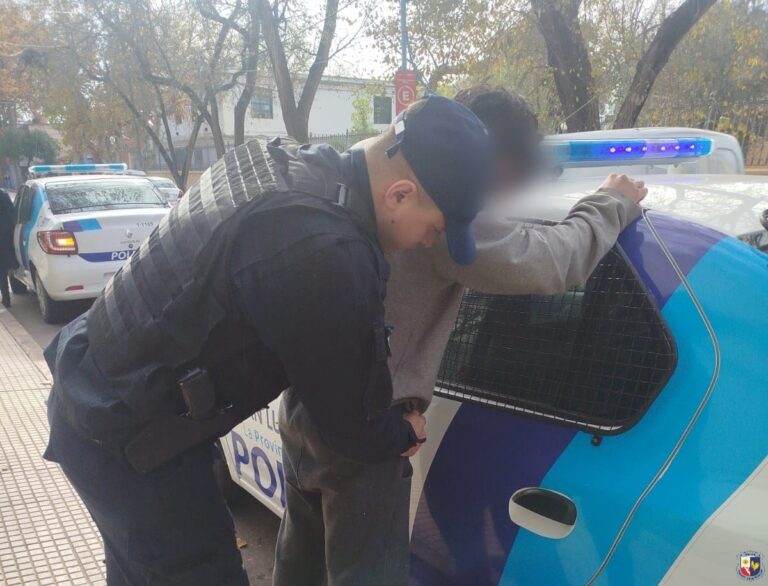 Villa Mercedes: demoraron a un joven que merodeaba comercios con actitud sospechosa