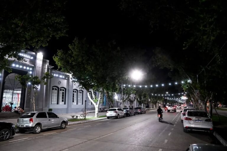 Plaza San Martín: Una heroica intervención salva a una beba de 7 meses que se estaba ahogando