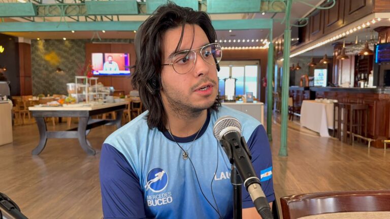 Mercedes Buceo invita a vivir un Día del Amigo bajo el agua