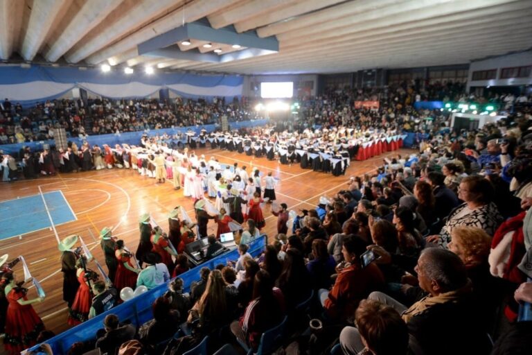 La emotiva edición N° 12 del Pericón reunió a 500 adultos mayores