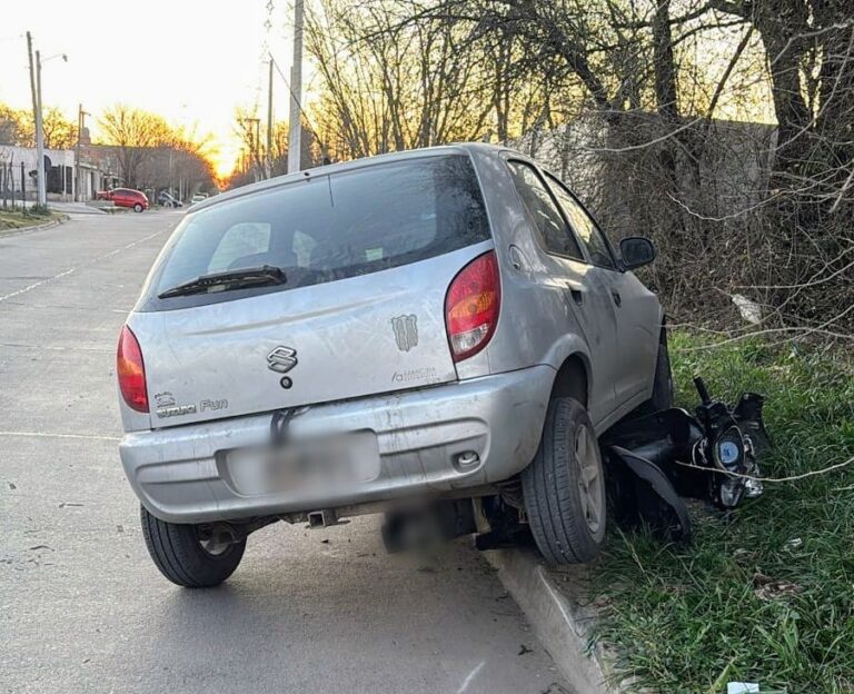 Una mujer y un nene de 6 años resultaron heridos tras el choque entre una moto y un auto