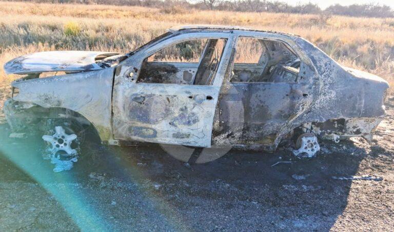 Destrucción total: Un auto se incendió en la ruta 2 cerca de Villa Mercedes