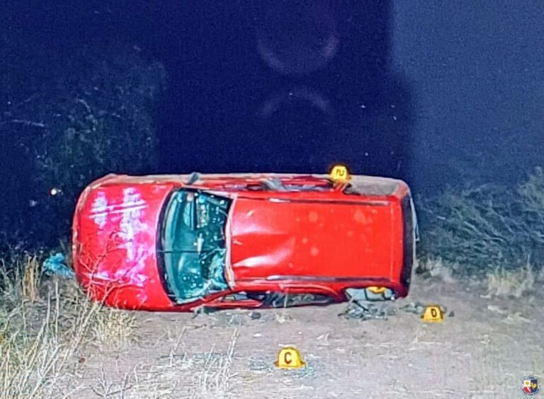 Perdió el control y volcó en la autopista: dos lesionados