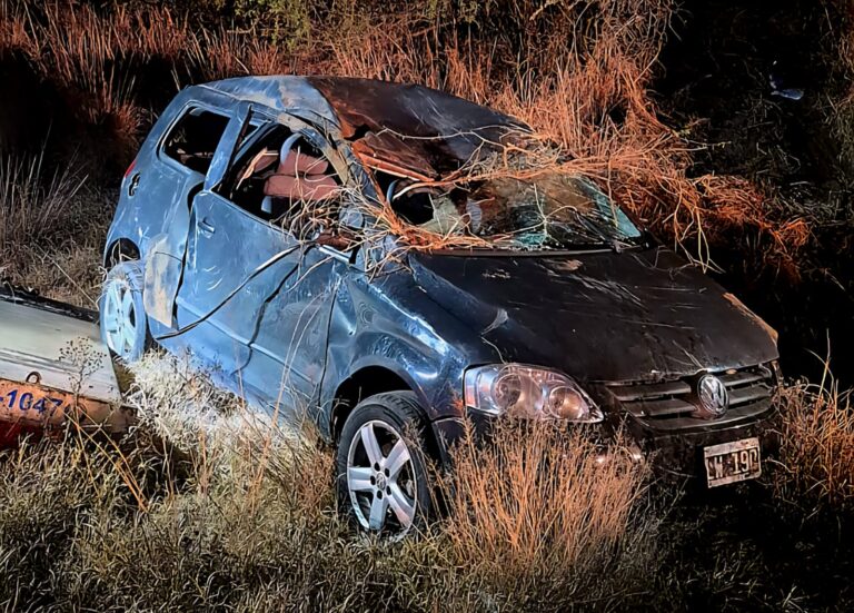 Villa Mercedes: volcó un auto a gran velocidad y hay dos heridos