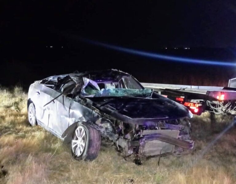 Villa Mercedes: un auto volcó en Circunvalación y el conductor salió ileso