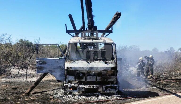 Se incendió un camión en la ruta provincial 3: no hubo heridos