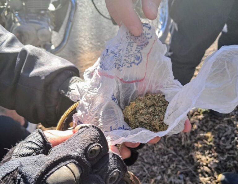 Villa Mercedes: demoraron a dos jóvenes con marihuana y una balanza de precisión