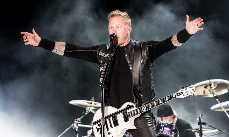 James Hetfield, entre guitarras, demonios y mate