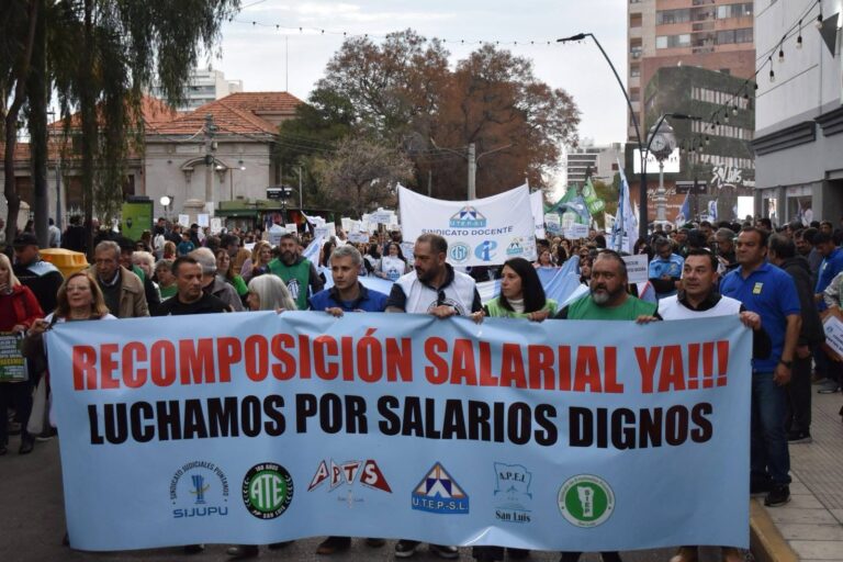 Fuerte reclamo en San Luis: estatales exigen paritarias y mejoras salariales