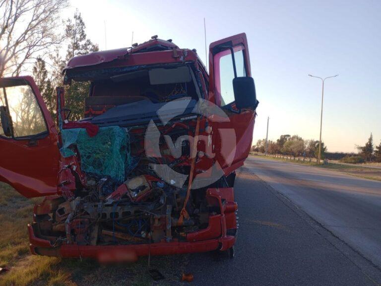 Un choque entre camiones en Serranías Puntanas dejó un conductor herido