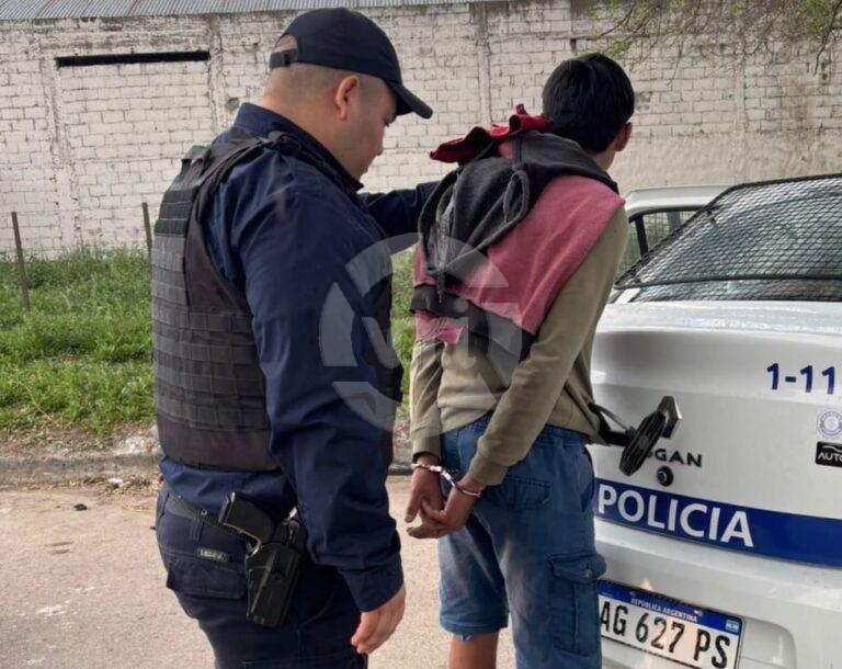 Detuvieron a un joven que fue captado en video y es acusado por robo