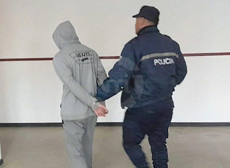 Violencia en La Ribera: un detenido tras disturbios y un ataque con disparos