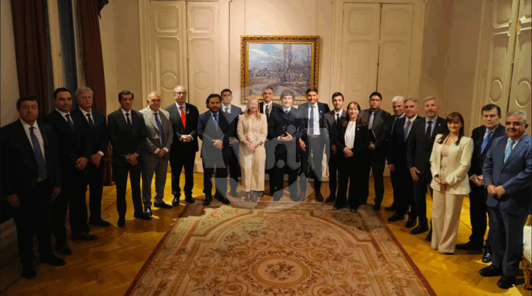 Milei reunió a 20 gobernadores y reafirmó su plan de reformas estructurales
