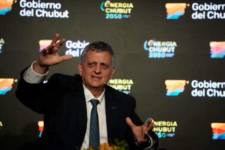 YPF proyecta exportaciones por US$300 mil millones tras acuerdo con Eni