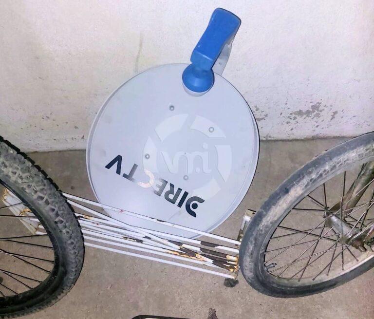 Dos personas fueron detenidas por sustraer una antena satelital